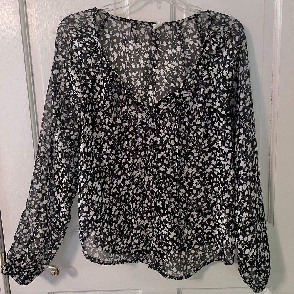 OLD NAVY Women’s Black & White Floral Chiffon Button-down Long Sleeve Blouse